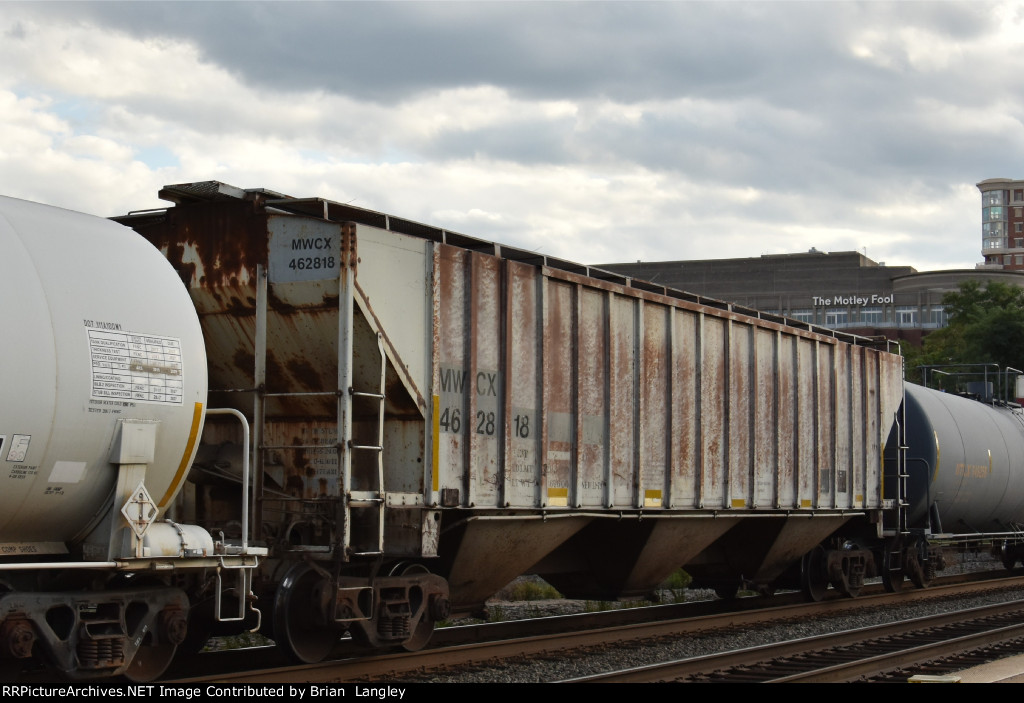 462818